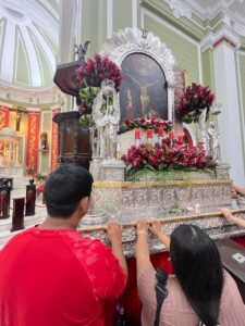 Fieles_rezan_1_12102026_vcgjme