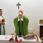 El Vaticano publica las primeras fotos del Papa León XIV tras su cirugía